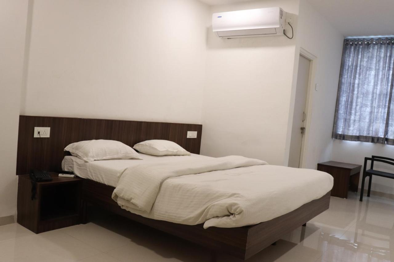 Hotel New Samrat Aurangabad  Ngoại thất bức ảnh
