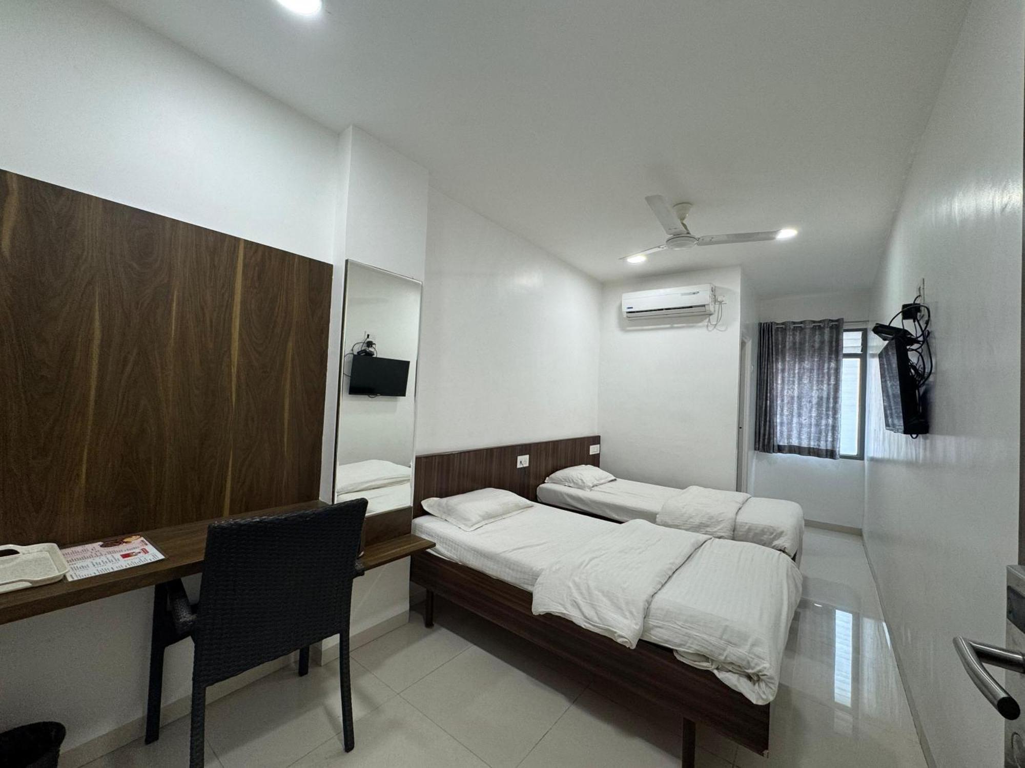 Hotel New Samrat Aurangabad  Ngoại thất bức ảnh